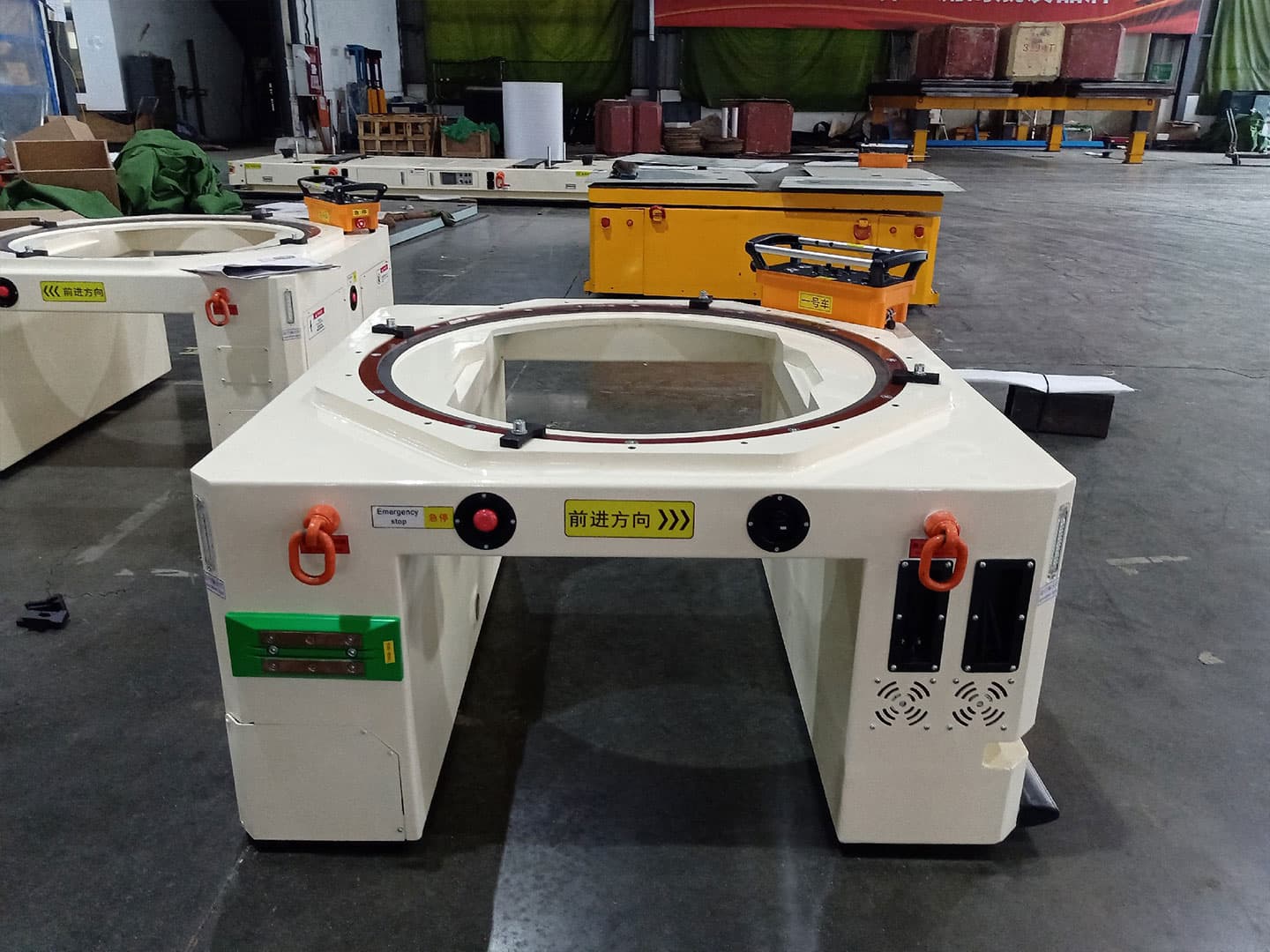 Application of 1.2t heavy-duty AGV for automatic transportation of products-2
