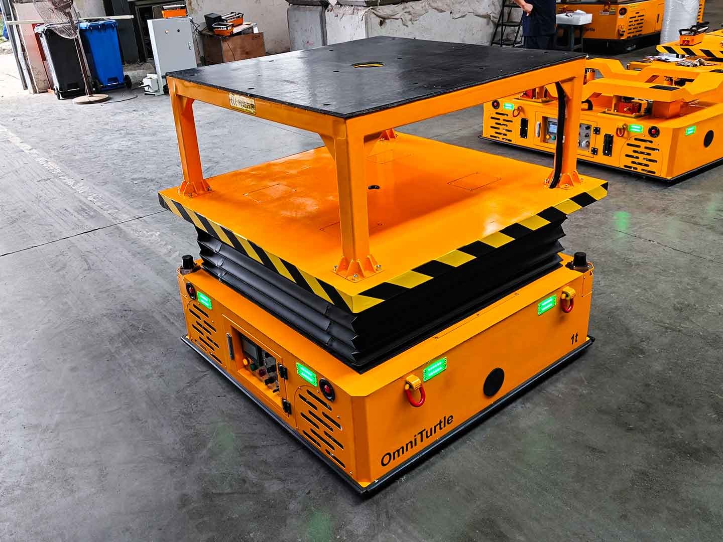 Application of 1t tray AGV for transferring workpieces-2
