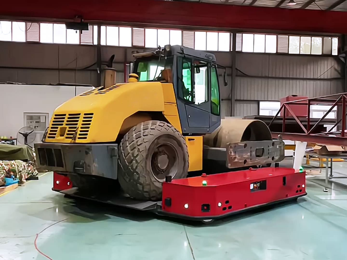 15t/30t重载全向运输车应用于压路机厂内之间的转运-3