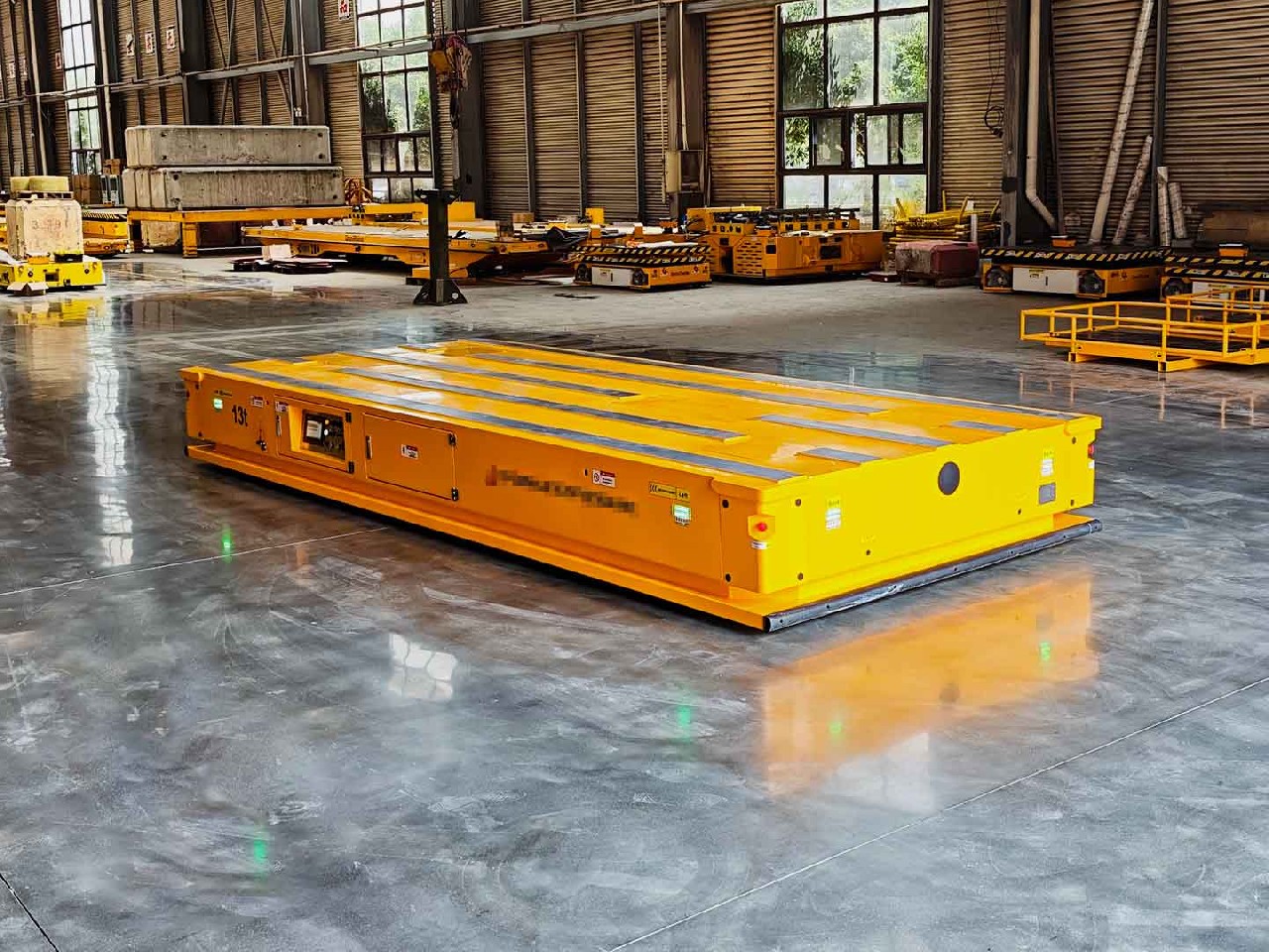 13tAGV应用于运输工件